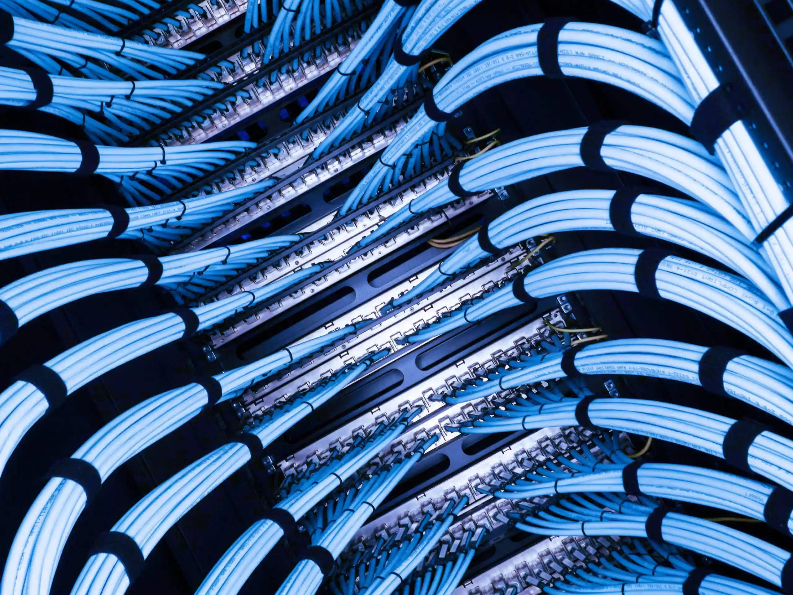 ¿Qué es la fibra simétrica? Diferencias entre fibra óptica simétrica y asimétrica