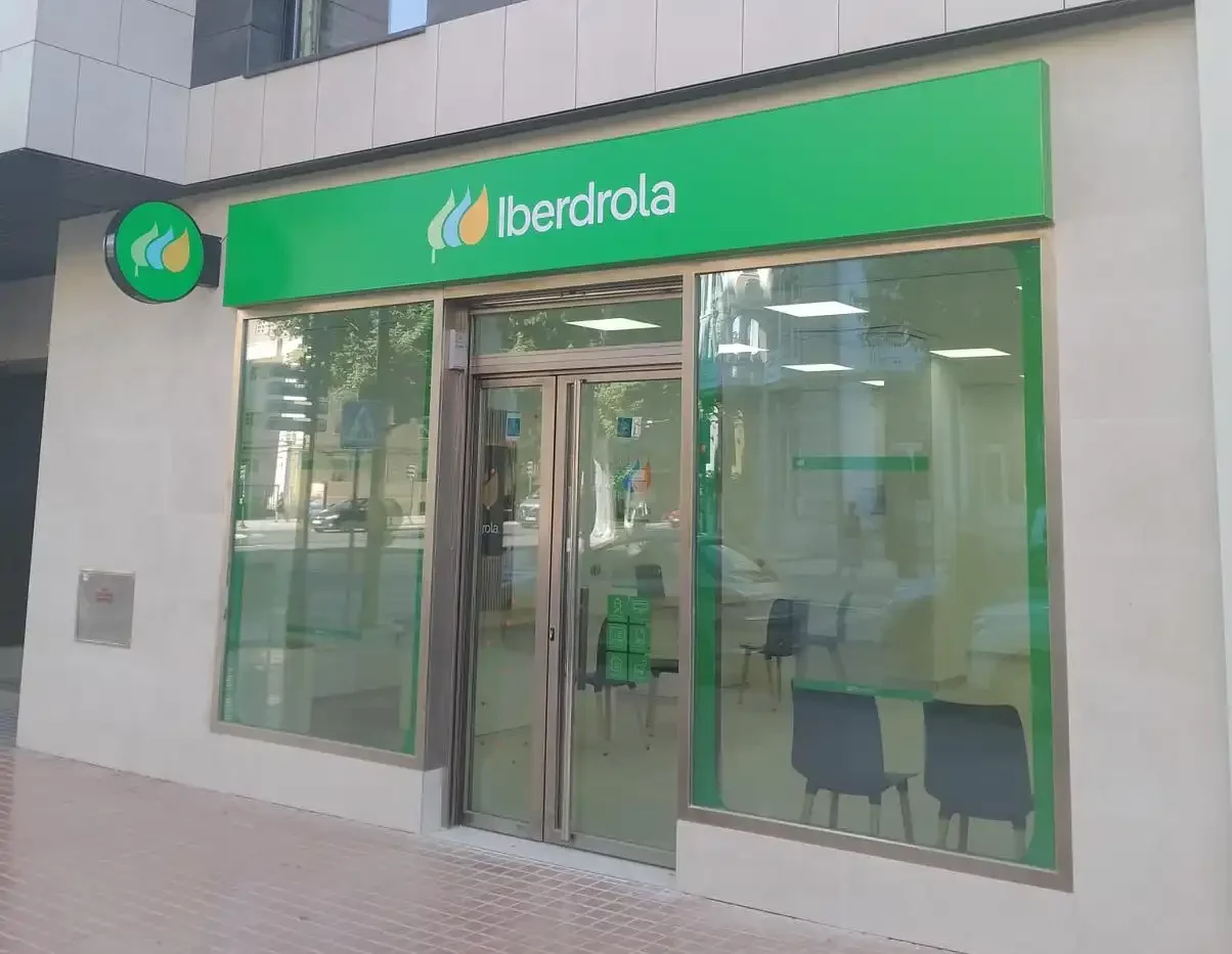 Primera oficina Iberdrola Cartagena Avanza Fibra
